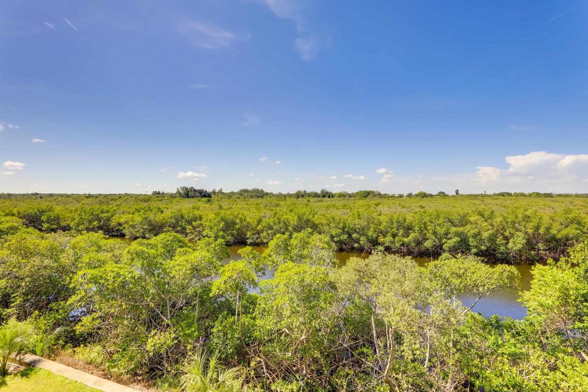 Coastal-Zen Ruskin Retreat Less Than 1 Mi To Beach! Exterior photo