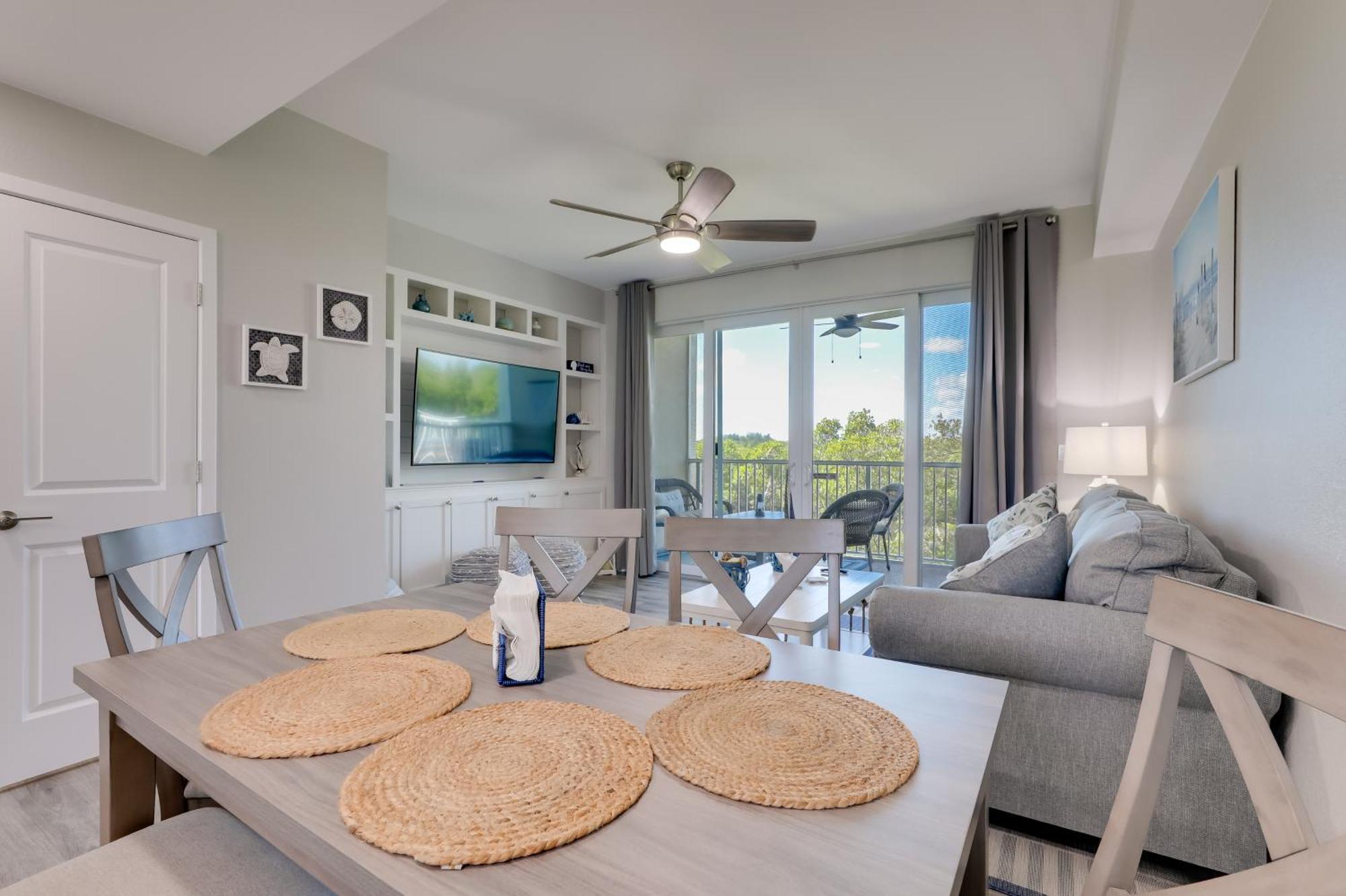 Coastal-Zen Ruskin Retreat Less Than 1 Mi To Beach! Exterior photo